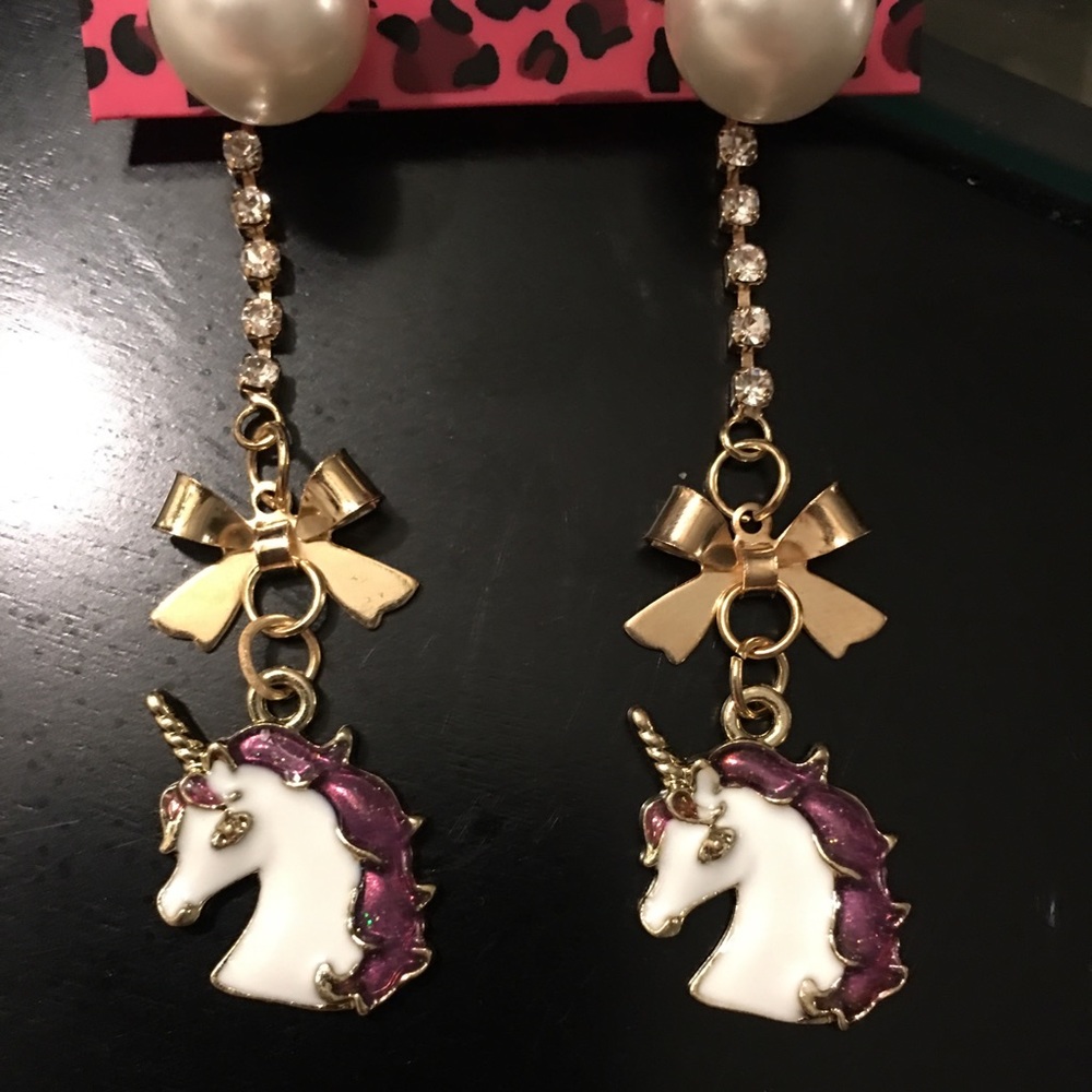 🆕 BETSEY JOHNSON Unicorn Earrings! 🦄